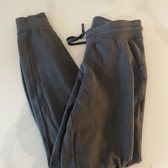 Lululemon joggers - Picture 1 of 1